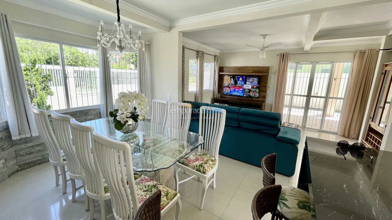 House for vacation rental in Bombinhas (Praia de Bombas)