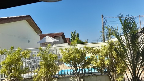 Casa para temporada e finais de semana.