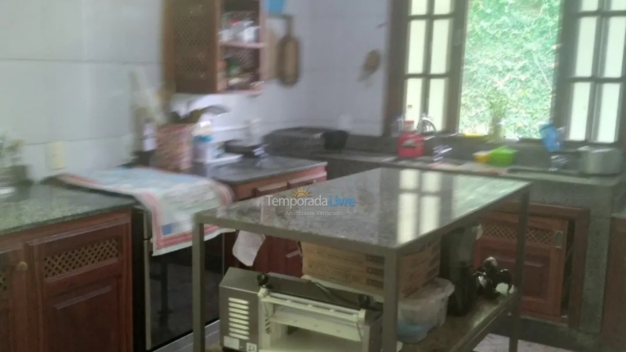 Casa para aluguel de temporada em Cachoeiras de Macacu (Boca do Mato)