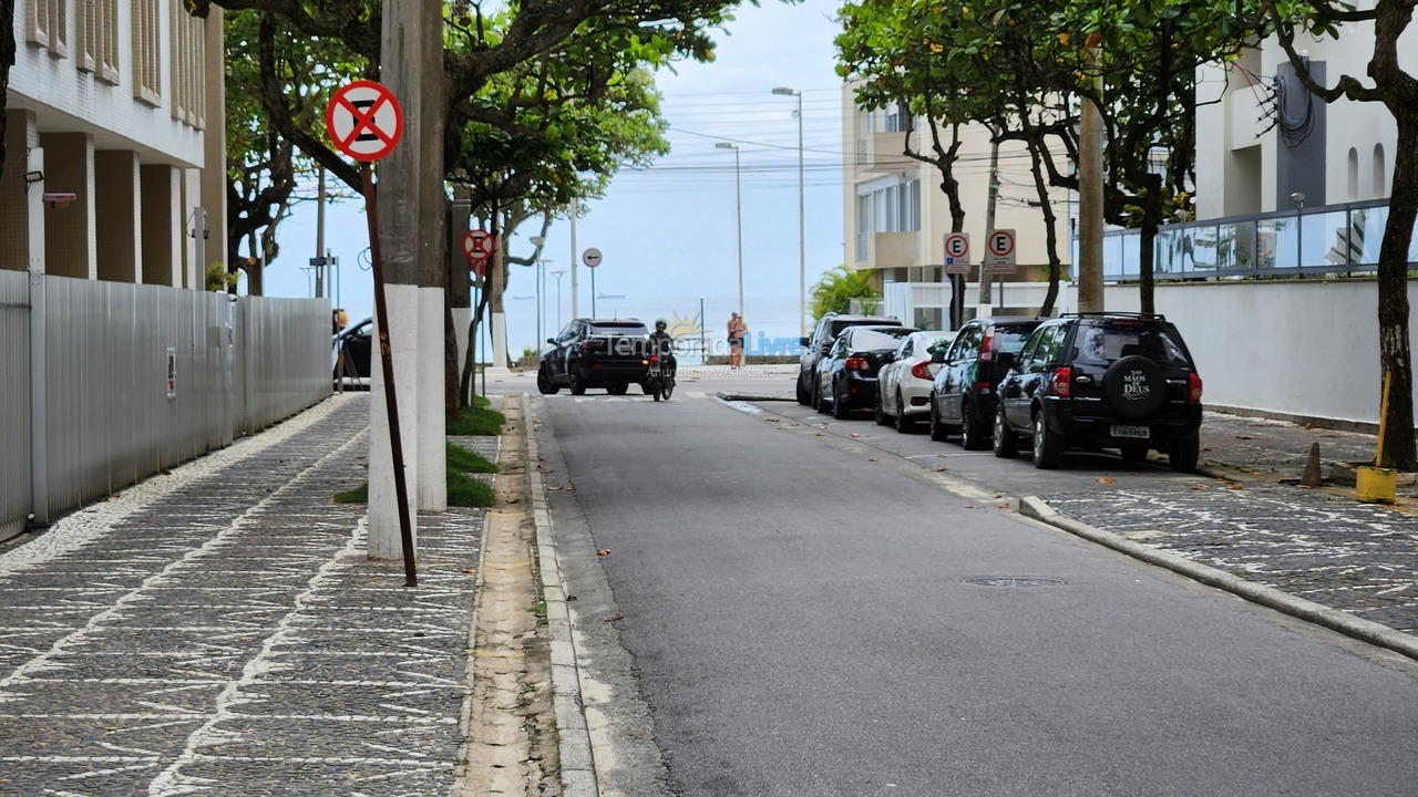 Apartamento para aluguel de temporada em Guarujá (Pitangueiras)