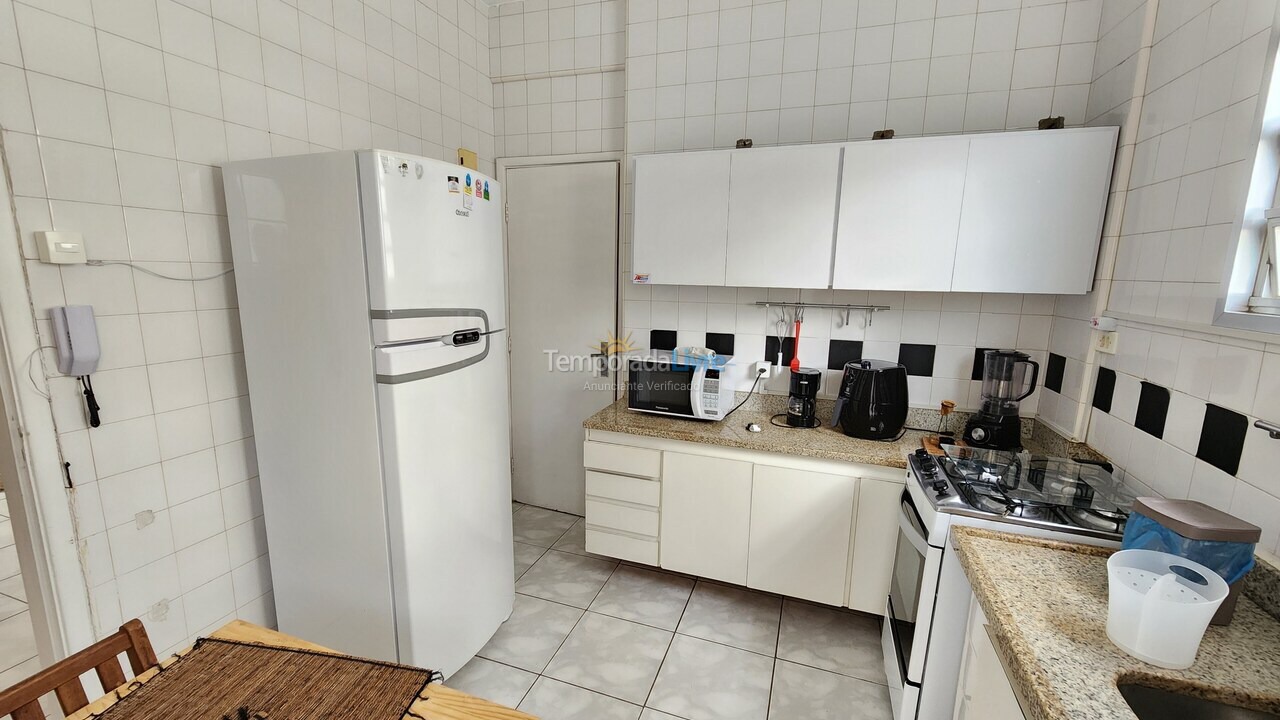 Apartamento para aluguel de temporada em Guarujá (Pitangueiras)
