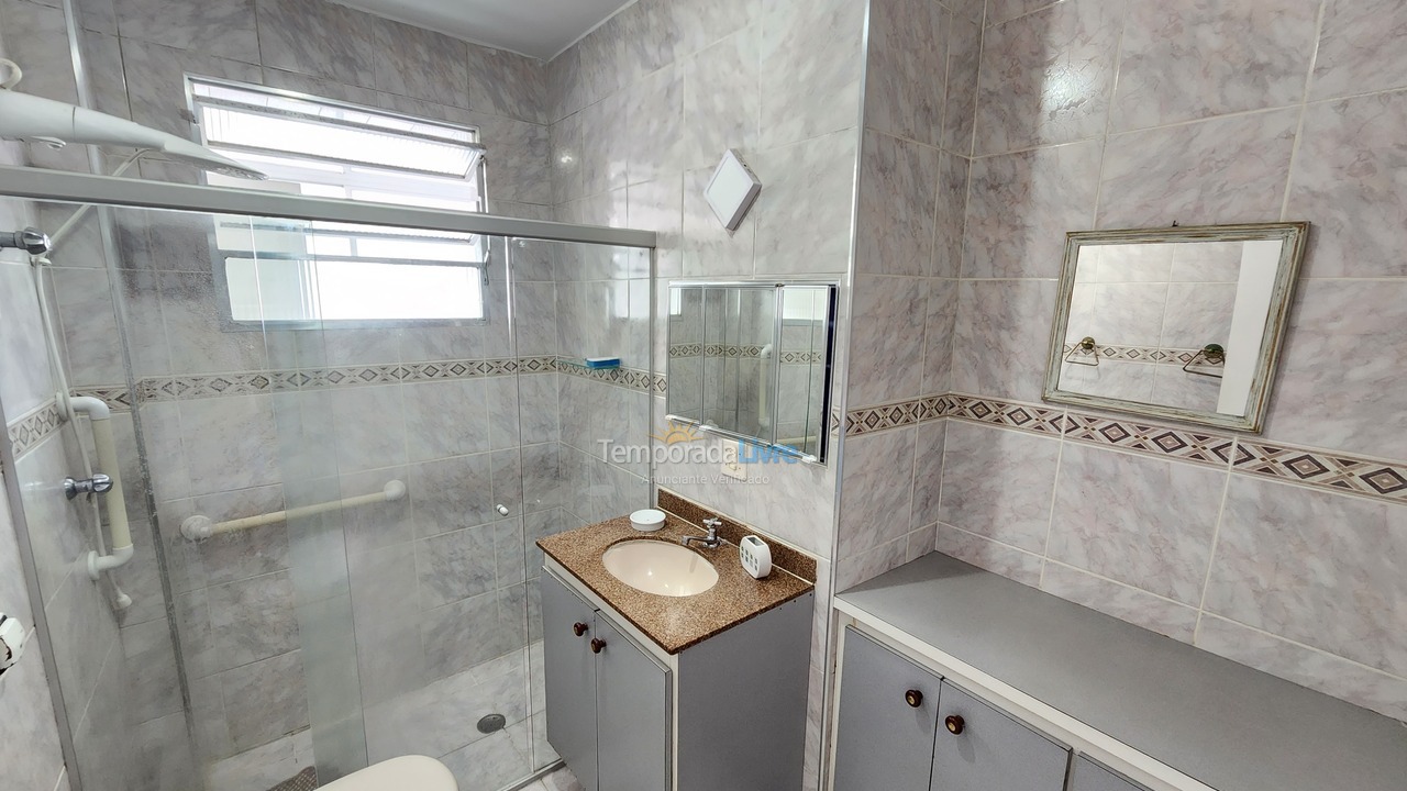 Apartamento para aluguel de temporada em Guarujá (Pitangueiras)