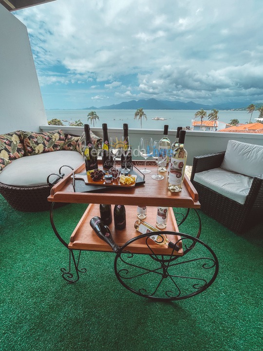 Casa para aluguel de temporada em Florianópolis (Coqueiros)