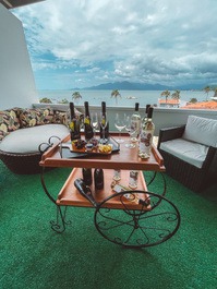 Casa estilo mansão com piscina e vista panorâmica para o mar!