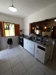 Comfortable house with pool, sleeps up to 16 people, Ilhéus-BA