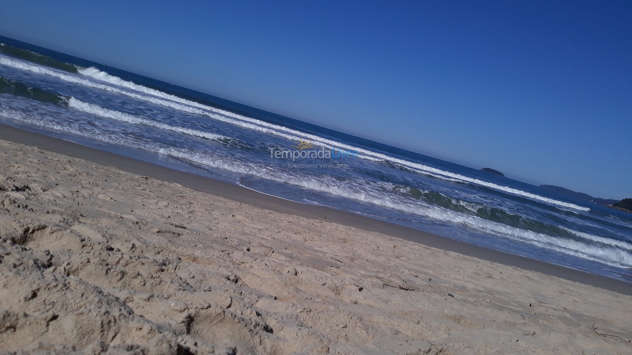 Casa para aluguel de temporada em Ubatuba (Praia das Toninhas)