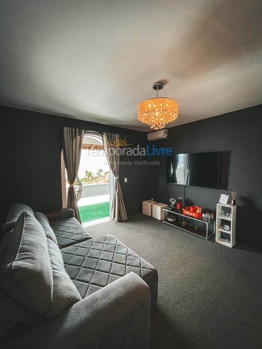 Casa para aluguel de temporada em Florianópolis (Coqueiros)