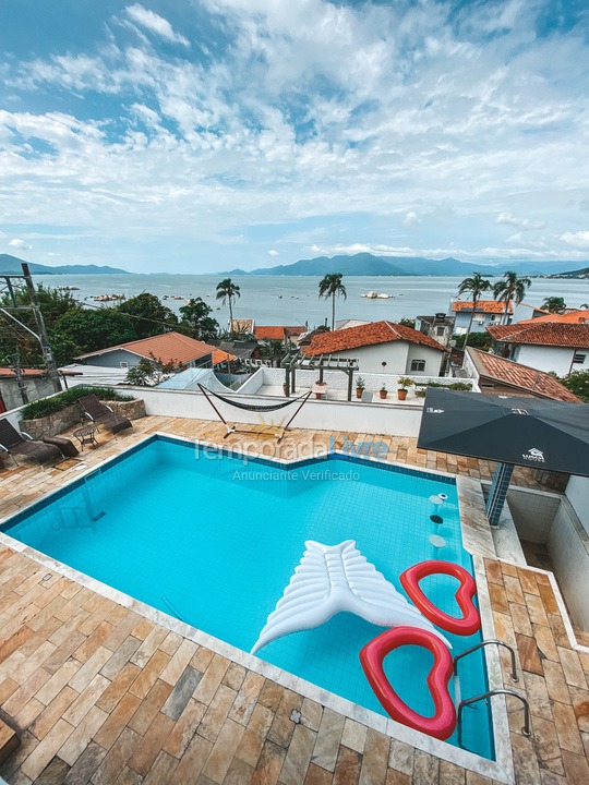 Casa para aluguel de temporada em Florianópolis (Coqueiros)