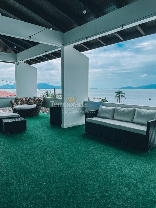 Casa para aluguel de temporada em Florianópolis (Coqueiros)