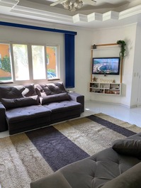 Beautiful house for Season Bertioga With Pool 15 minutes from the Beach