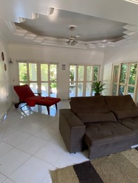 Beautiful house for Season Bertioga With Pool 15 minutes from the Beach