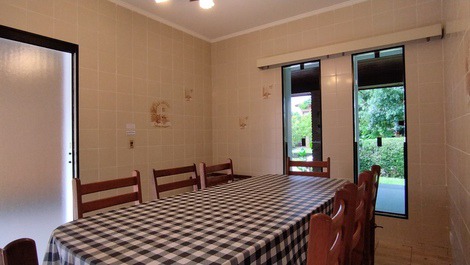Great house in Condomínio Salga, 2 blocks from Lagoinha beach