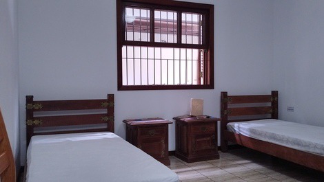 Great house in Condomínio Salga, 2 blocks from Lagoinha beach