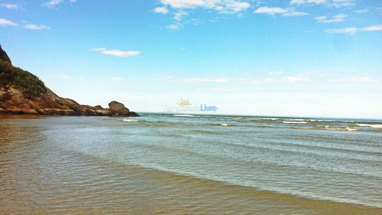 Casa para alquiler de vacaciones em Bertioga (Praia de Guaratuba)