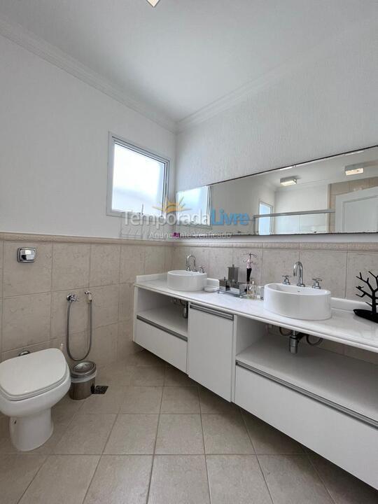 Casa para alquiler de vacaciones em São Sebastião (Praia da Baleia)