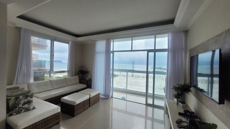 Hermoso Apartamento Frente al Mar y Compras