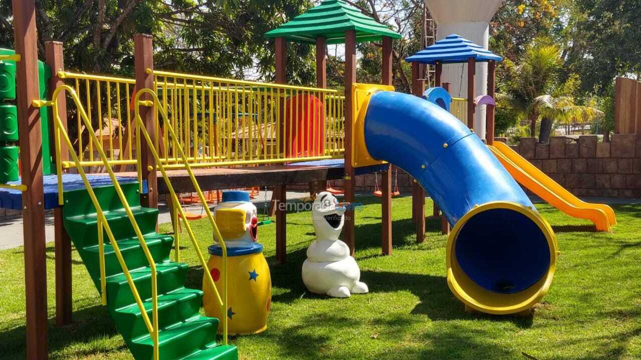 Casa para aluguel de temporada em Caldas Novas (Condomínio Residencial Thermas de Caldas Village)