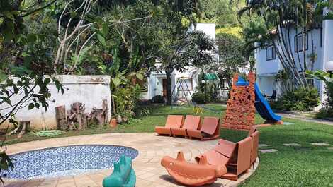 CTO088 Casa condominio fechado com piscina.