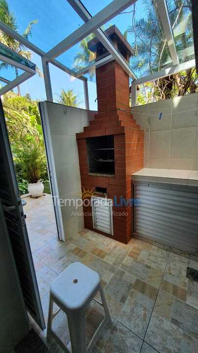 Casa para aluguel de temporada em Ubatuba (Enseada)