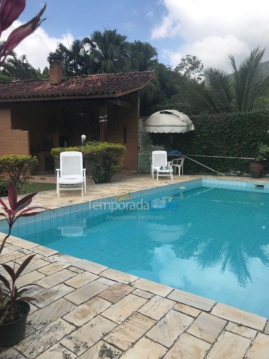 Casa para alquiler de vacaciones em Ubatuba (Enseada)