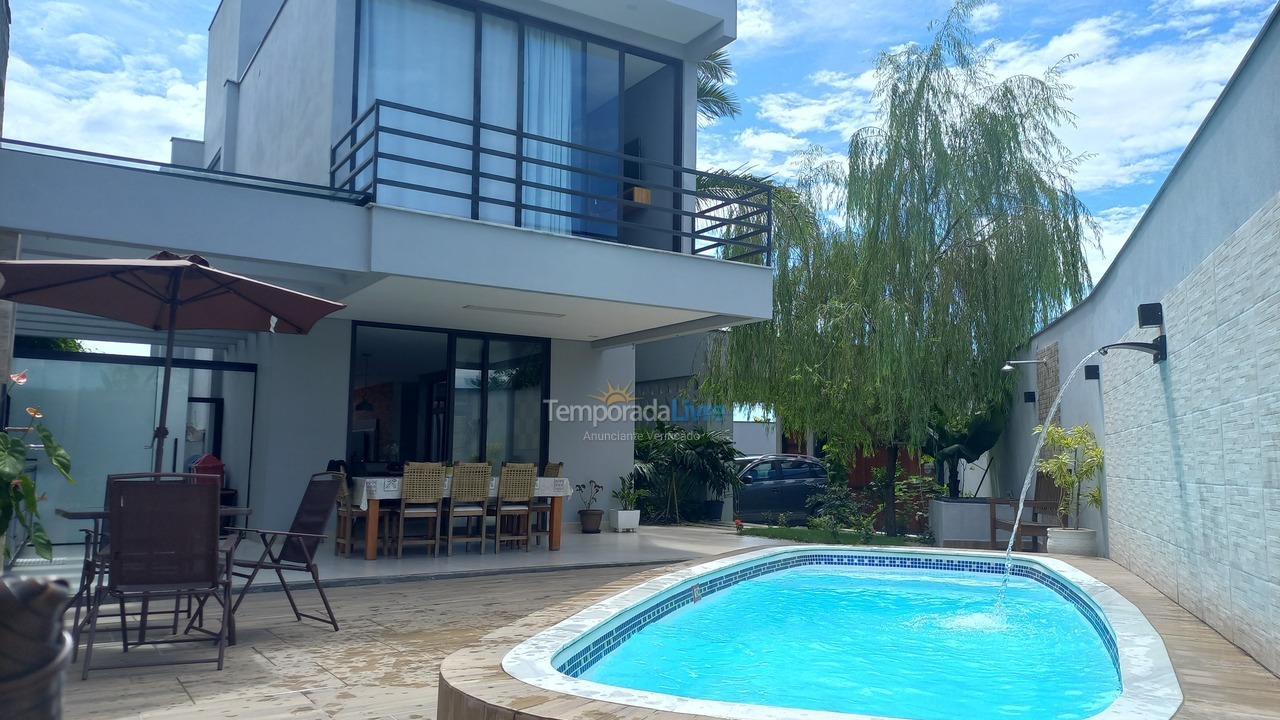 Casa para aluguel de temporada em Caraguatatuba (Poiares)