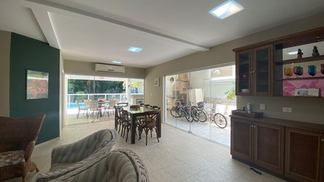 Casa na Riviera de São Lourenço 6 dormitórios