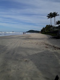 CASA FRENTE A LA PLAYA - JUQUEHY - COSTA NORTE DE SÃO PAULO