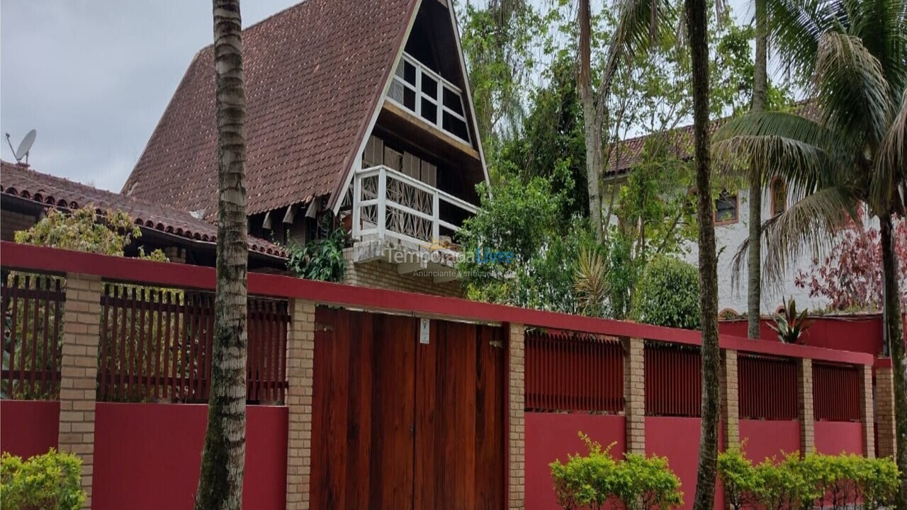 Casa para aluguel de temporada em Ubatuba (Praia das Toninhas)