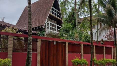 CASA BEIRA MAR PRAIA TONINHAS COM 4 DORM E PISCINA