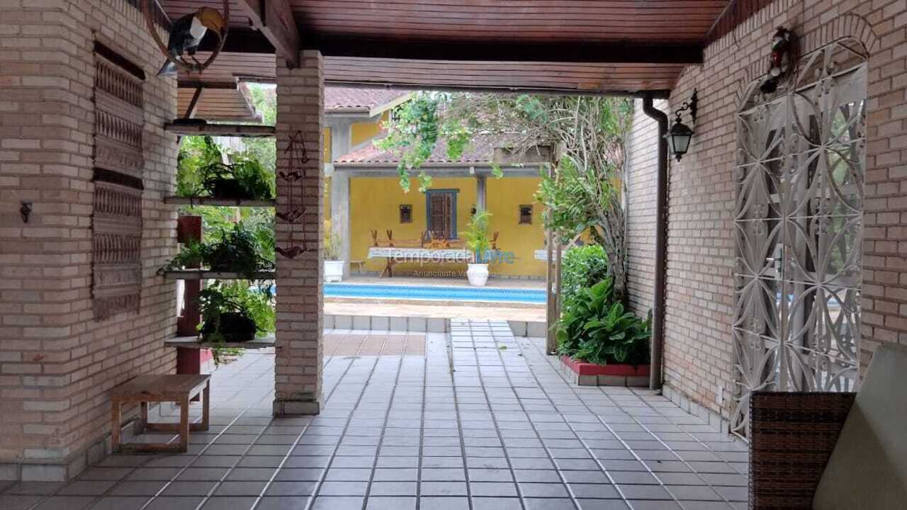 Casa para aluguel de temporada em Ubatuba (Praia das Toninhas)