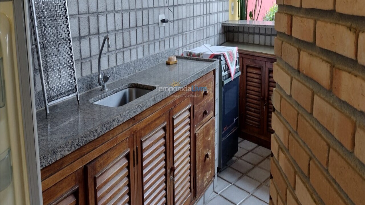 Casa para aluguel de temporada em Ubatuba (Praia das Toninhas)