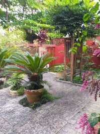 CASA BEIRA MAR PRAIA TONINHAS COM 4 DORM E PISCINA