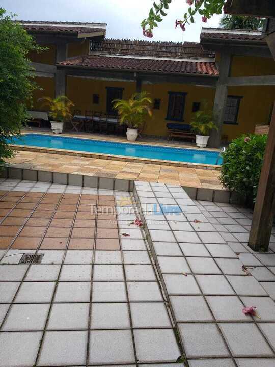 Casa para aluguel de temporada em Ubatuba (Praia das Toninhas)