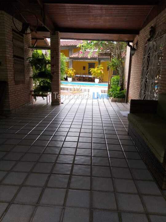 Casa para aluguel de temporada em Ubatuba (Praia das Toninhas)