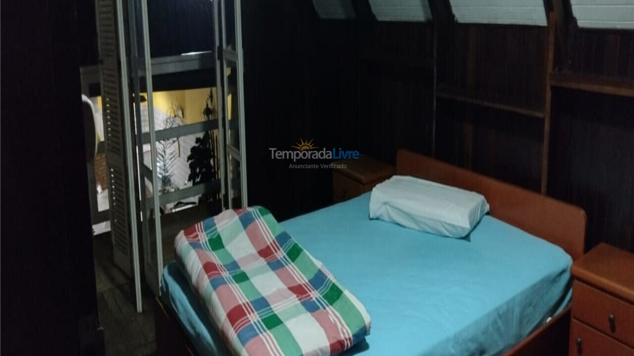 Casa para aluguel de temporada em Ubatuba (Praia das Toninhas)