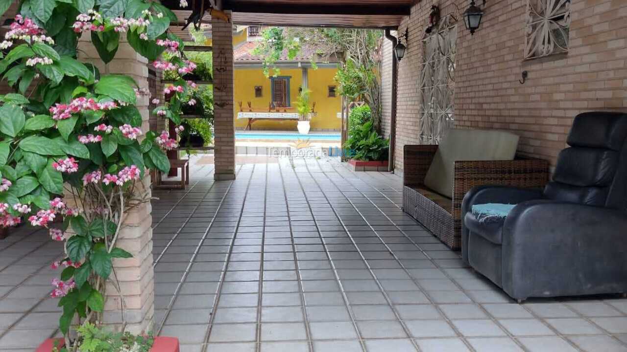 Casa para aluguel de temporada em Ubatuba (Praia das Toninhas)