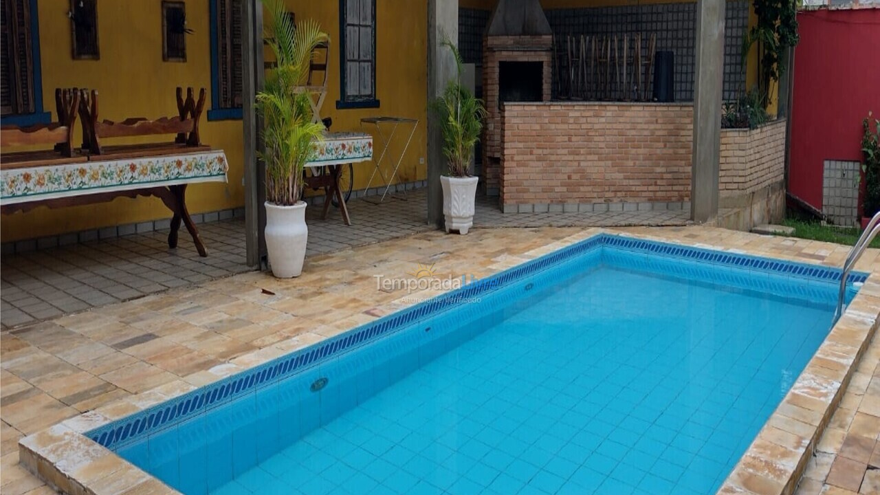 Casa para aluguel de temporada em Ubatuba (Praia das Toninhas)