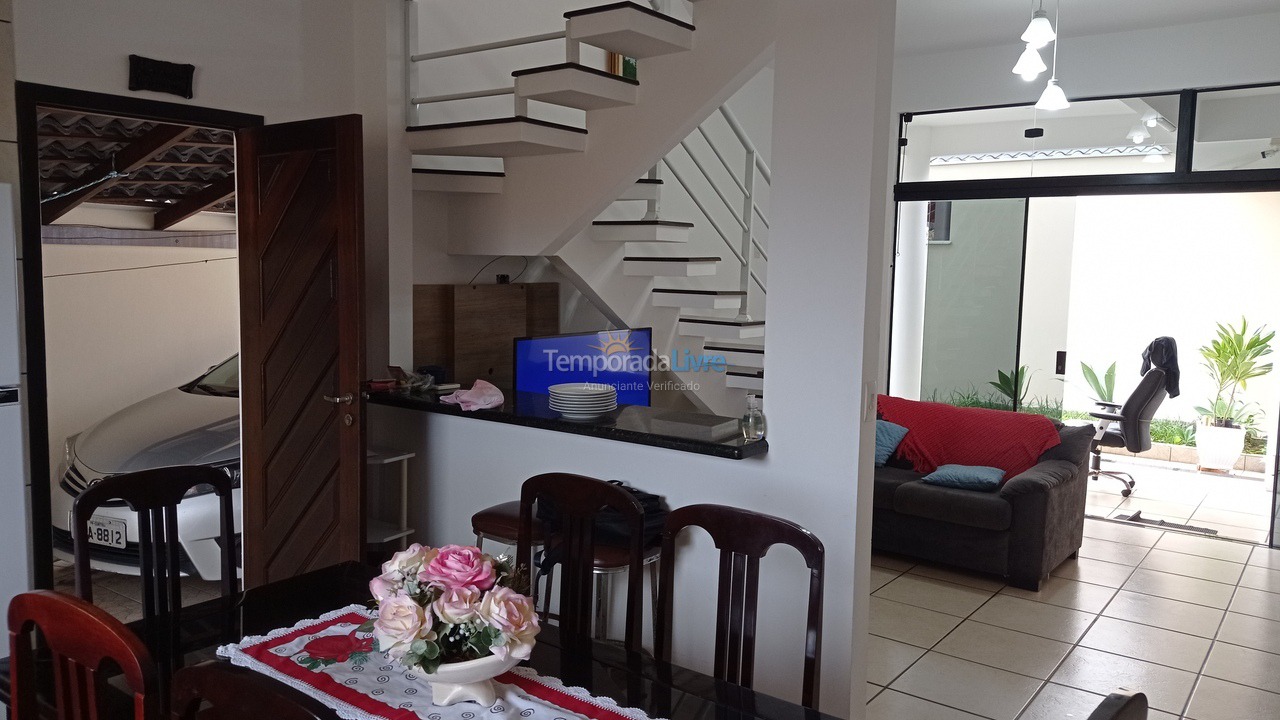 Casa para aluguel de temporada em Barra Velha (Itajuba)