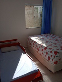 Casa com piscina ampla e confortável pra suas férias ou a trabalho