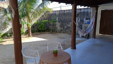 Casa com piscina ampla e confortável pra suas férias ou a trabalho