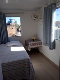 Casa com piscina ampla e confortável pra suas férias ou a trabalho