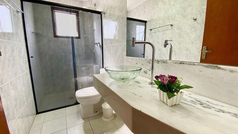 M009- EDIFICIO FRENTE AL MAR CON PISCINA 1 DORM (11) 98167-1362