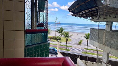 M012 - Apto c/ 2 Sacadas | Frente ao Mar na V. Mirim