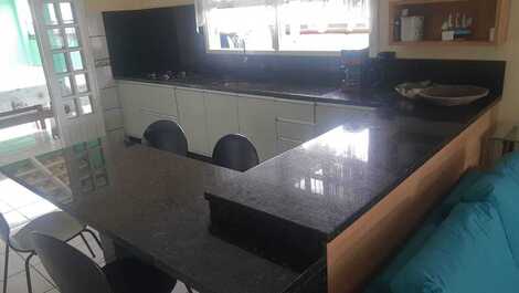 Cozinha - mesa em granito