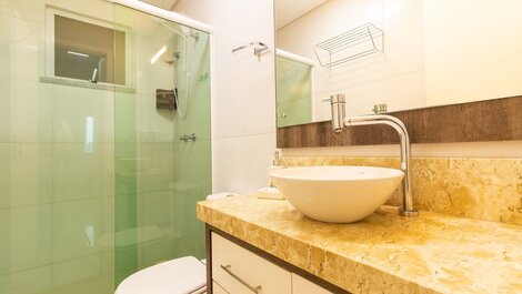 136 - Overlooking the Sea, Apartment with 03 bedrooms in Praia de Bombas