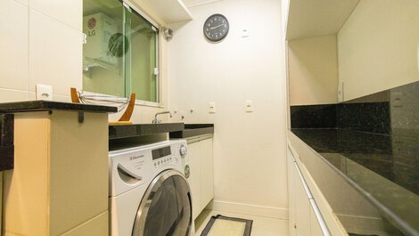 136 - Overlooking the Sea, Apartment with 03 bedrooms in Praia de Bombas