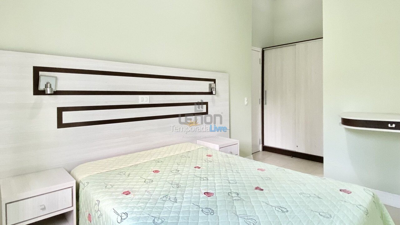 Apartment for vacation rental in Bombinhas (Praia de Bombas)