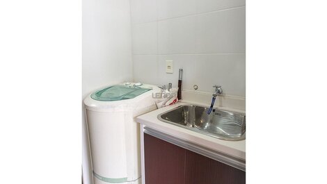 207 - Apartamento em Bombas a 150 metros da Praia