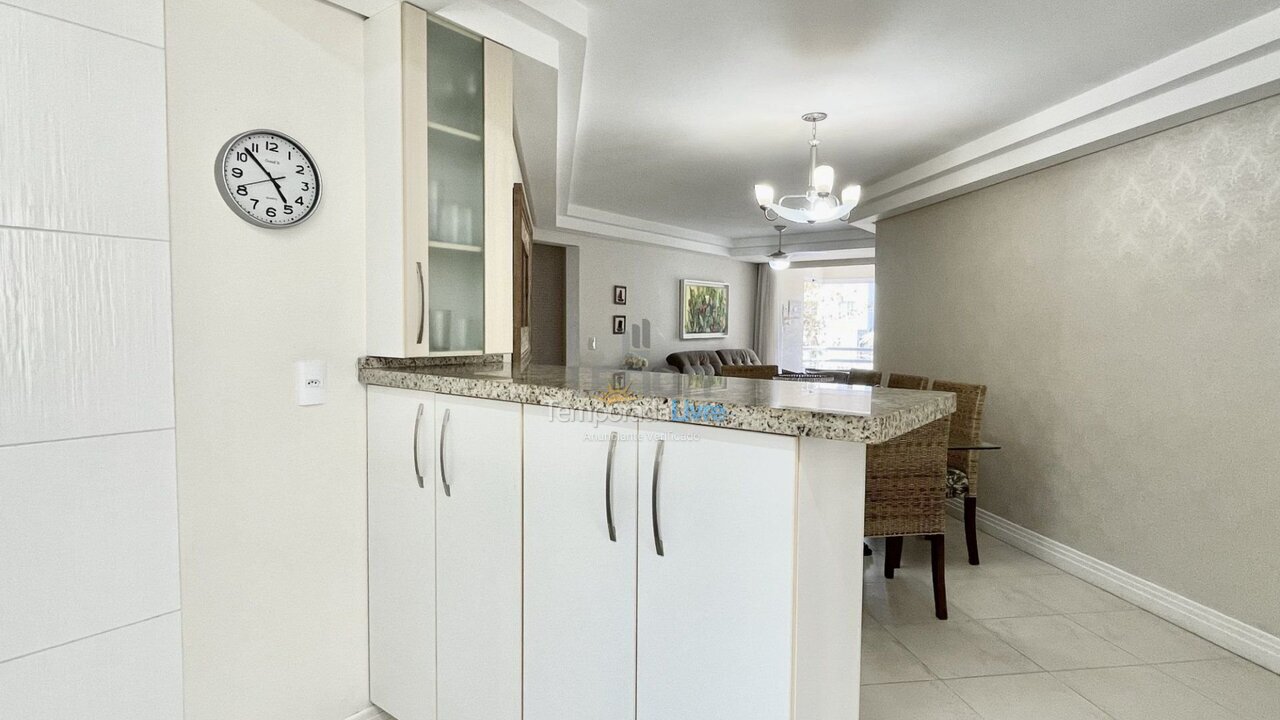 Apartment for vacation rental in Bombinhas (Praia de Bombas)