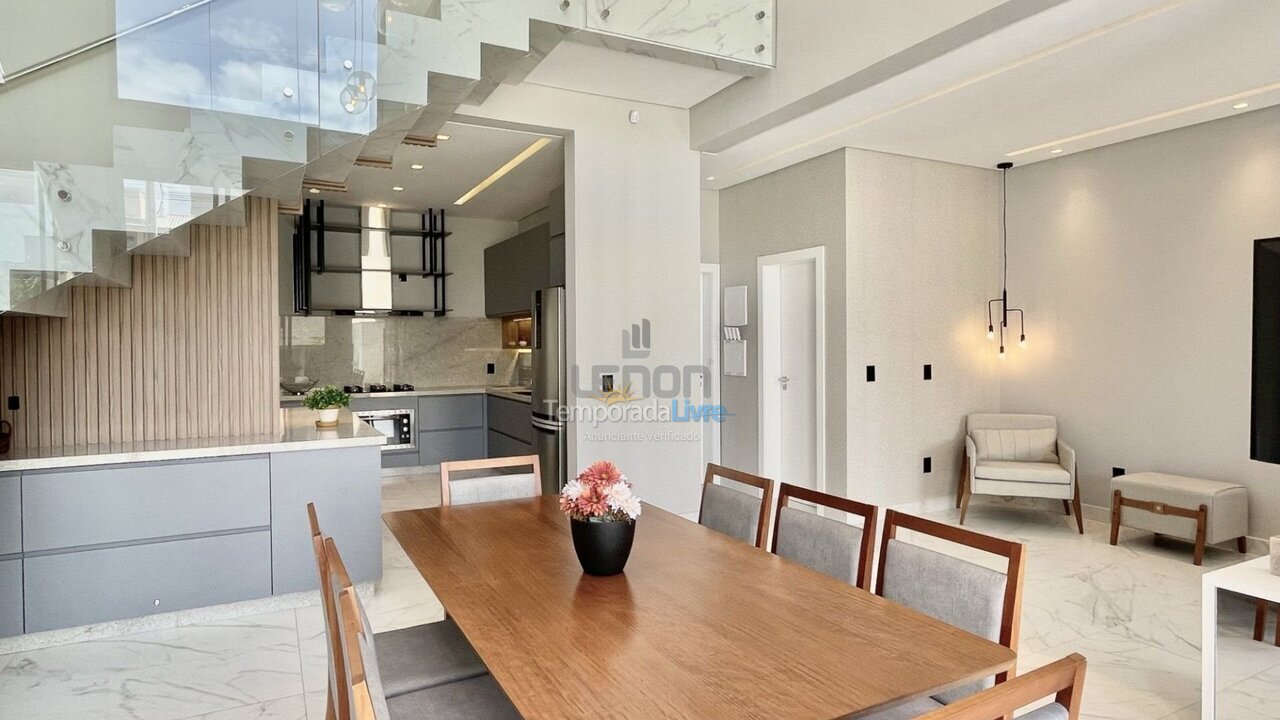 Casa para alquiler de vacaciones em Bombinhas (Canto Grande)